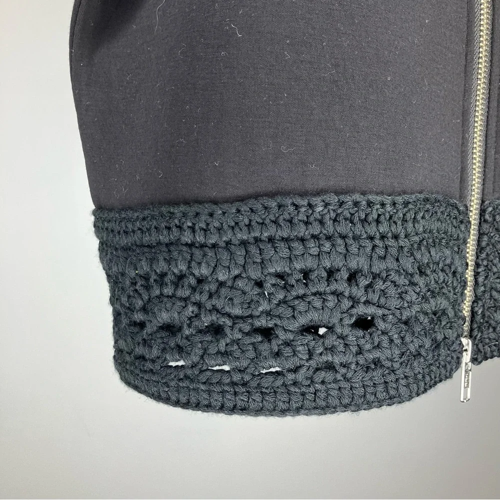 NWT DH NEW YORK Maci Scuba Top Crochet Hems Black Medium
